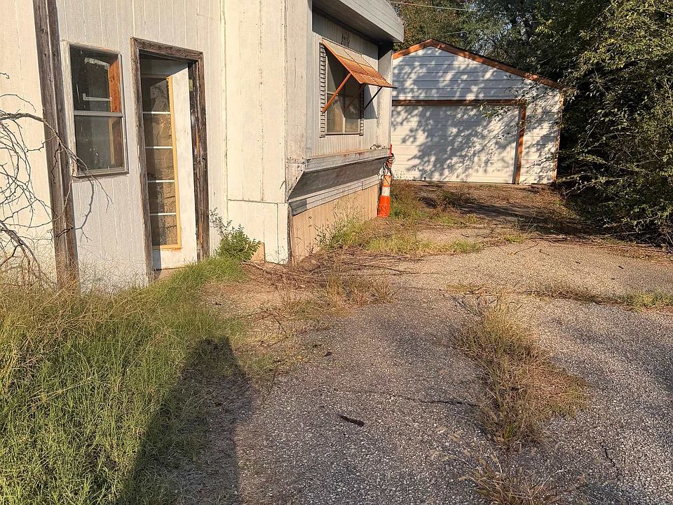 2nd image of 8320 S Waco Ave