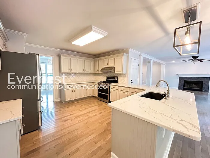 5950 Henley Dr — Photo 5