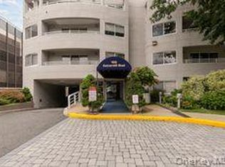 100 Cuttermill Rd APT 4V, Great Neck, NY 11021