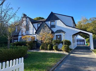 22 Merritts Pond Rd, Riverhead, NY 11901