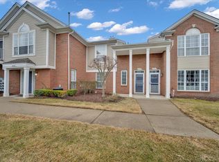 16453 Chatham Dr, Macomb, MI 48044