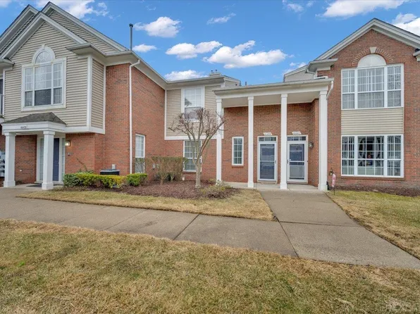 16453 Chatham Dr, Macomb, MI 48044