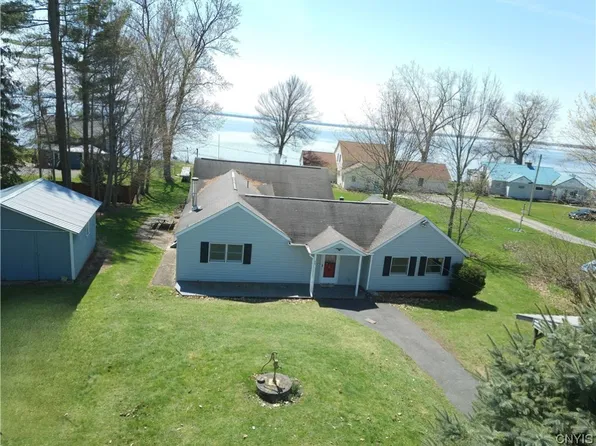 49 Lakeview Grv, Constantia, NY 13044