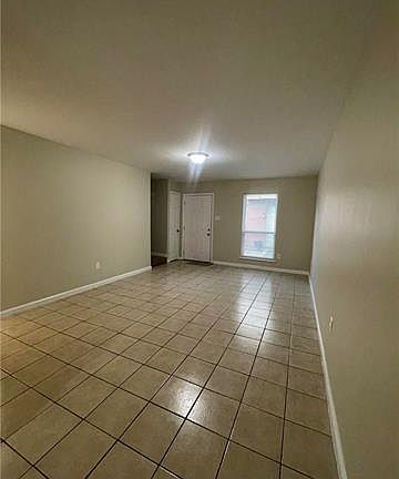 4th image of 4056 Durand St APT 1