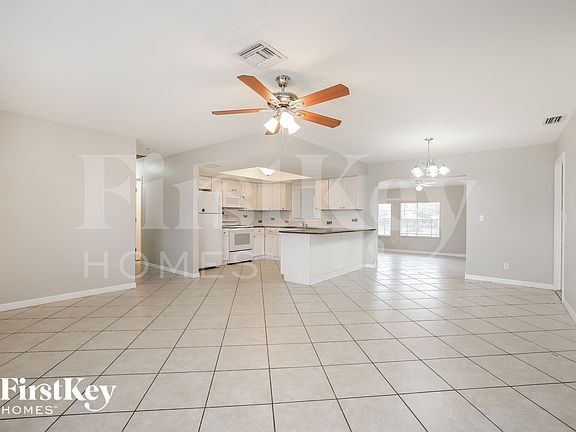 3rd image of 1505 NE 10th Ln