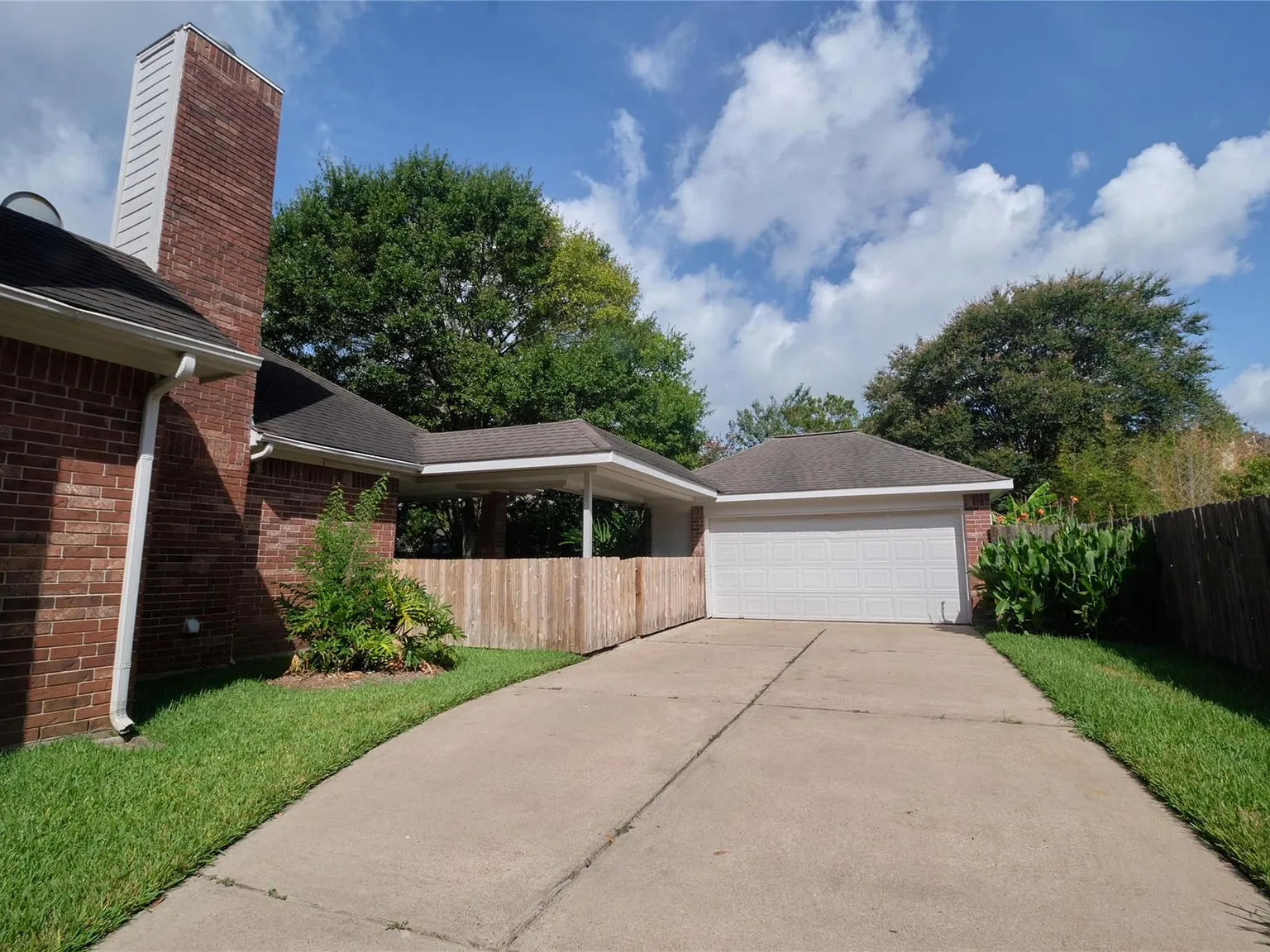 3 bed, 2.5 bath, 2752 sqft, $2,500 — Photo 3
