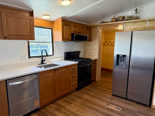 13620 Clark Rd, Charlevoix, MI 49720