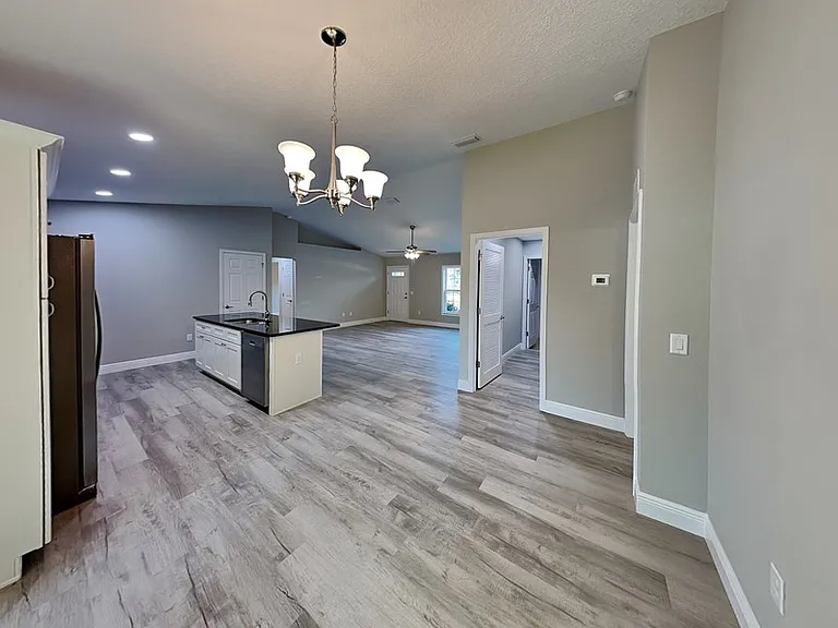 2082 W Swanson Dr — Photo 18