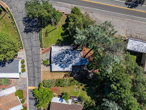 2nd image of 3304 Shasta Dam Blvd Space 1