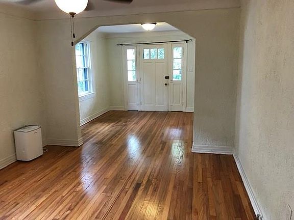3rd image of 8323 Zimpel St
