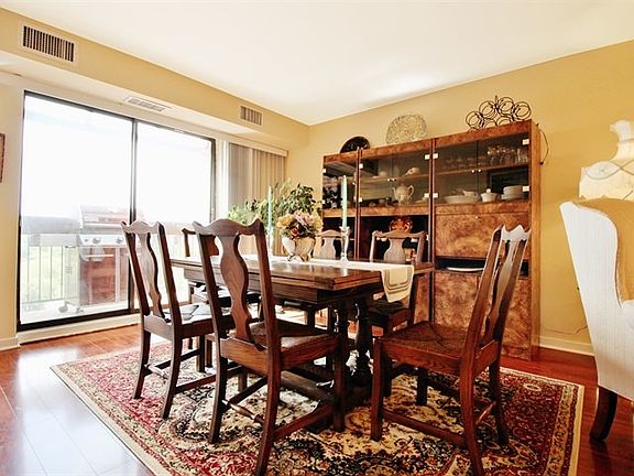 4th image of 701 Forum Sq Unit 603