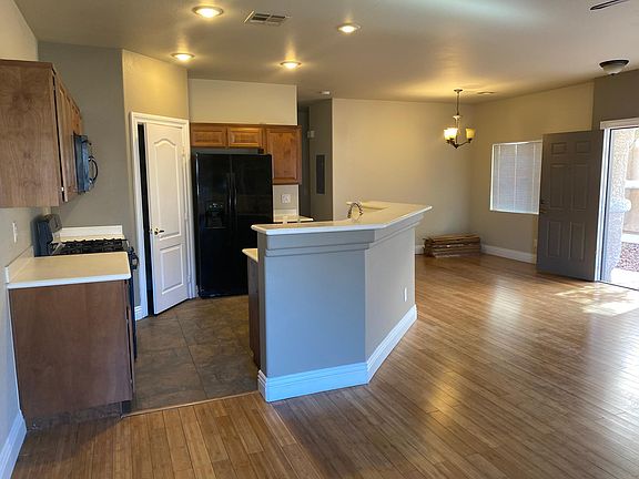 4th image of 3204 Regal Swan Pl