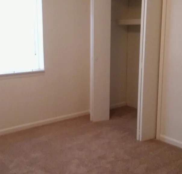 300 Jefferson St — Photo 15