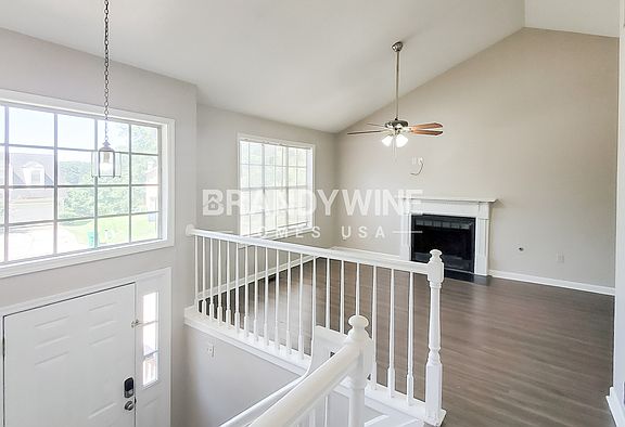 4th image of 3162 Hardin Ct