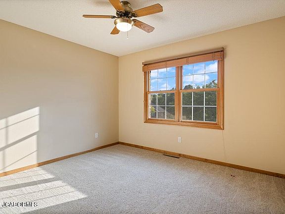 4th image of 919 Garnet Point