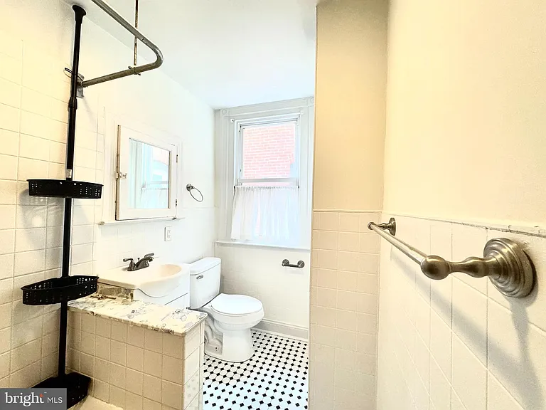 425 Juniper St — Photo 22