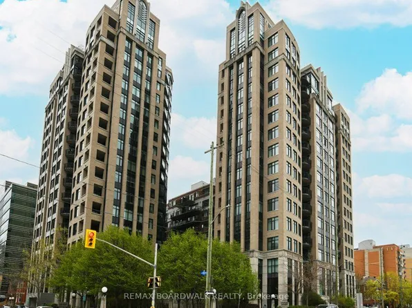 245 Kent St #702, Ottawa, ON K2P 0A5
