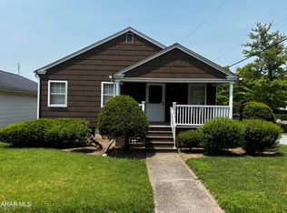 2500 Lark Ave, Altoona, PA 16602