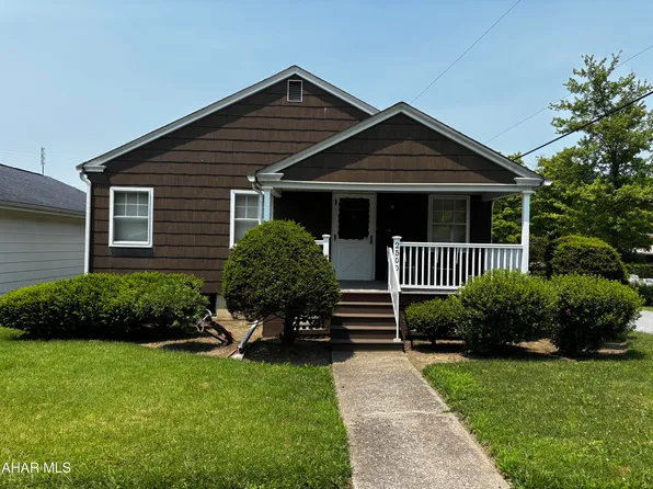 2500 Lark Ave, Altoona, PA 16602