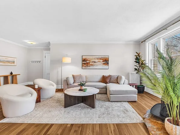 50 Lancaster Ter #4, Brookline, MA 02446