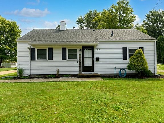3rd image of 1046 Oak St