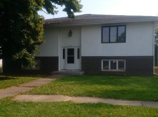405 W Washington St, Harvard, IL 60033