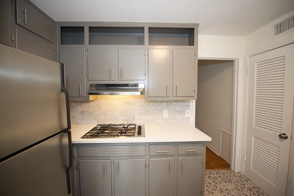Half Off 1st Month! Spacious 2 Bedroom w/ Pool Less Than 1 Mile From Heart of Buckhead!! — Photo 4