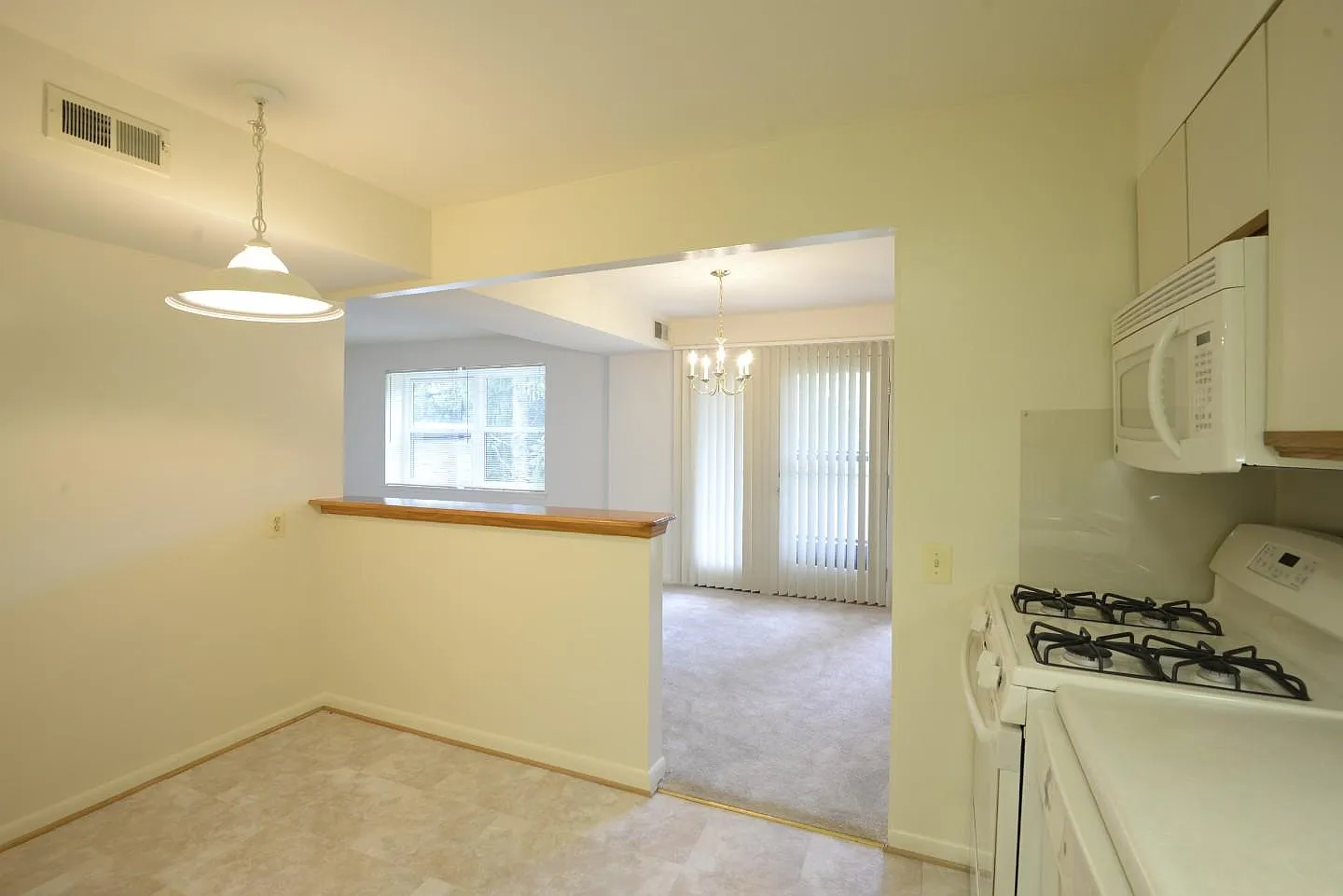 Charlesgate Apartments — Photo 3