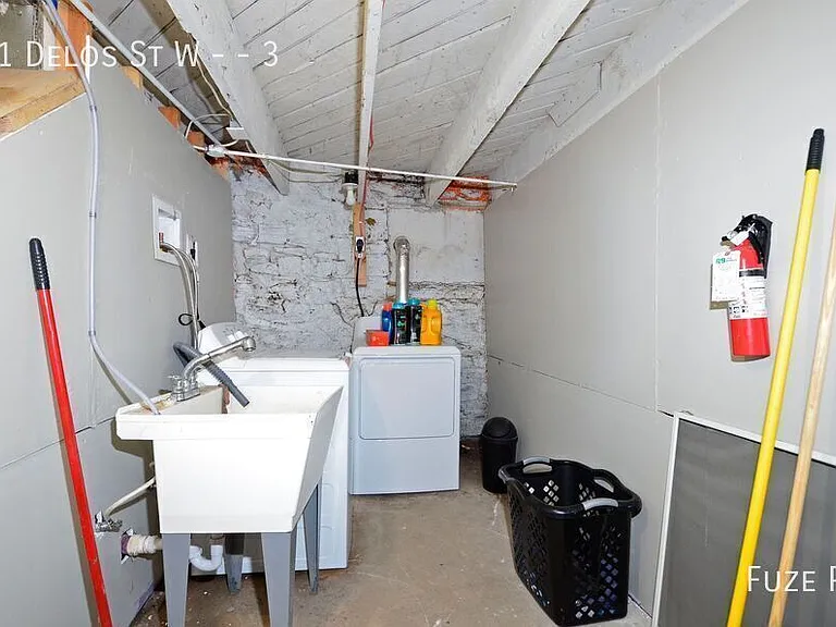 61 Delos St W #3 — Photo 20