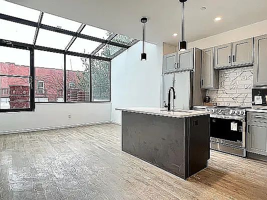 3rd image of 20-01 Steinway St #2A
