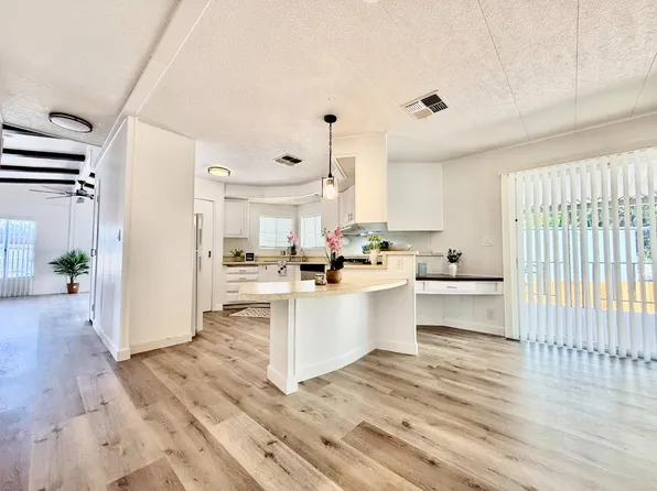 8 Schooner Ln, Modesto, CA 95356