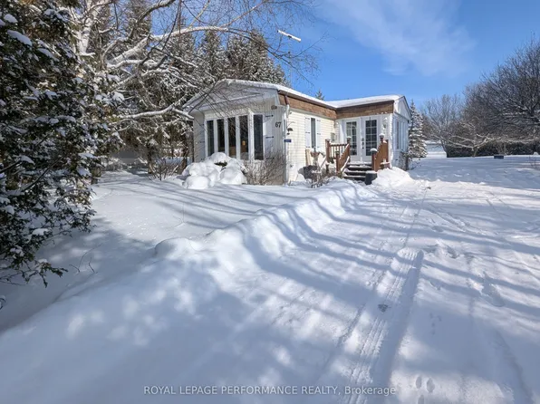 3897 Christine St, North Glengarry, ON K0C 1A0