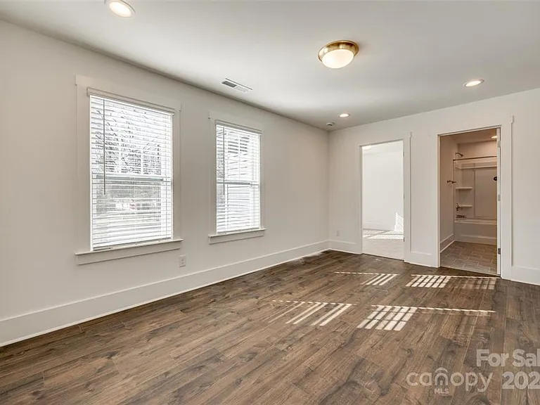 1237 Eastway Dr — Photo 23