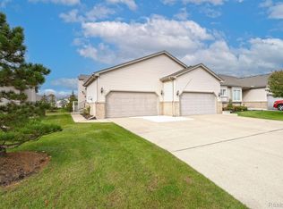 53291 Pineridge Dr, Chesterfield, MI 48051