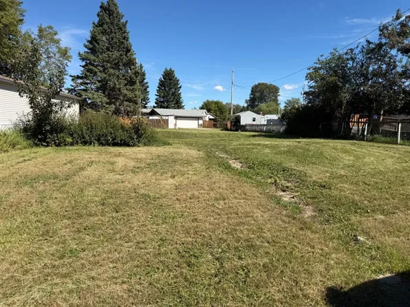 231 4th St NW, Sundre, AB T0M 1X0