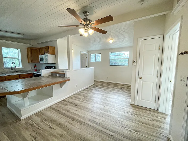 668 Creekside Dr — Photo 5
