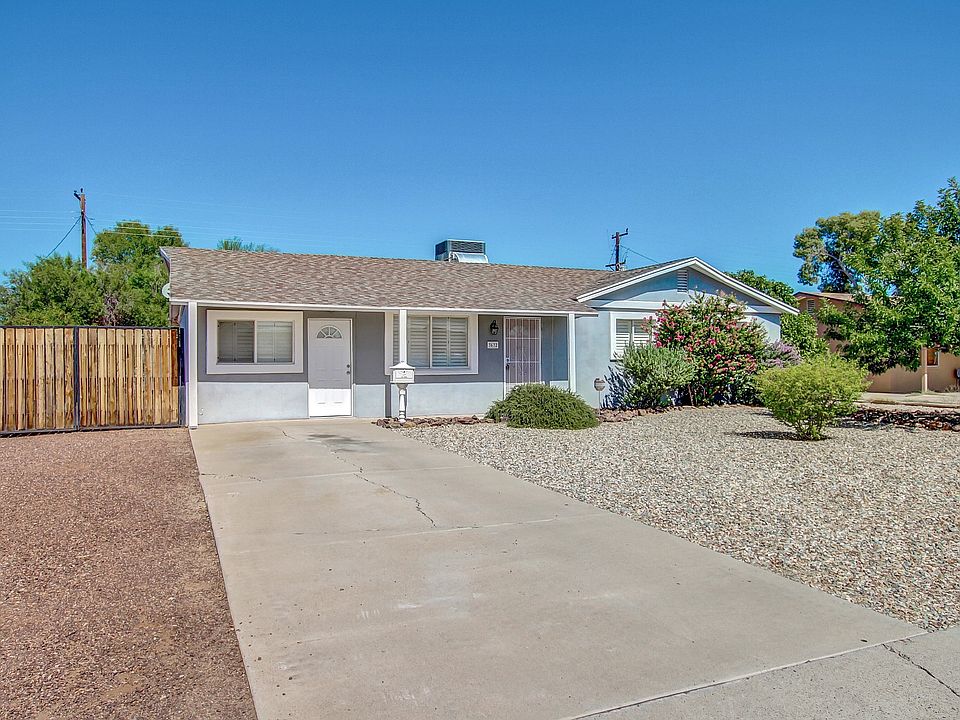 1st image of 3632 W Orangewood Ave