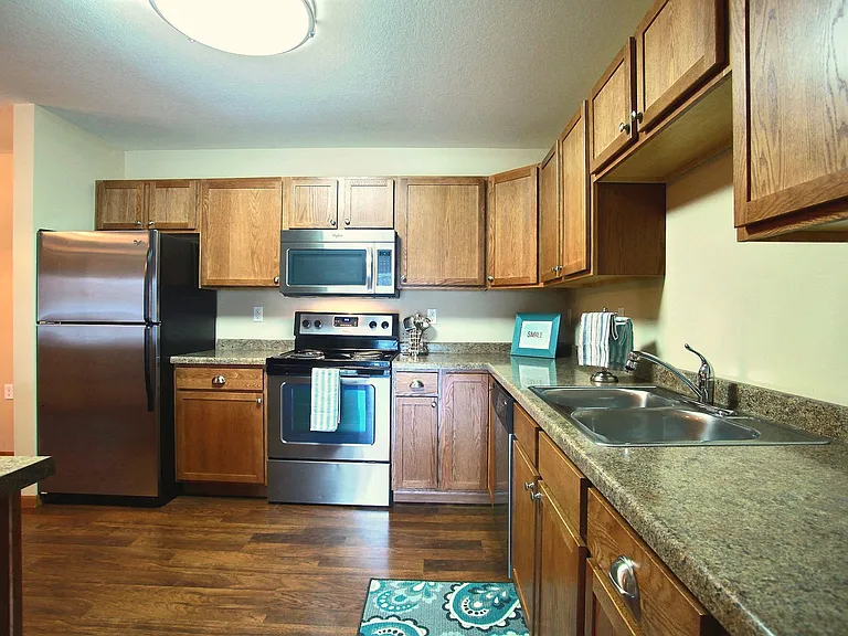 Fargo, ND Wolf Creek Apartments | Kitchen