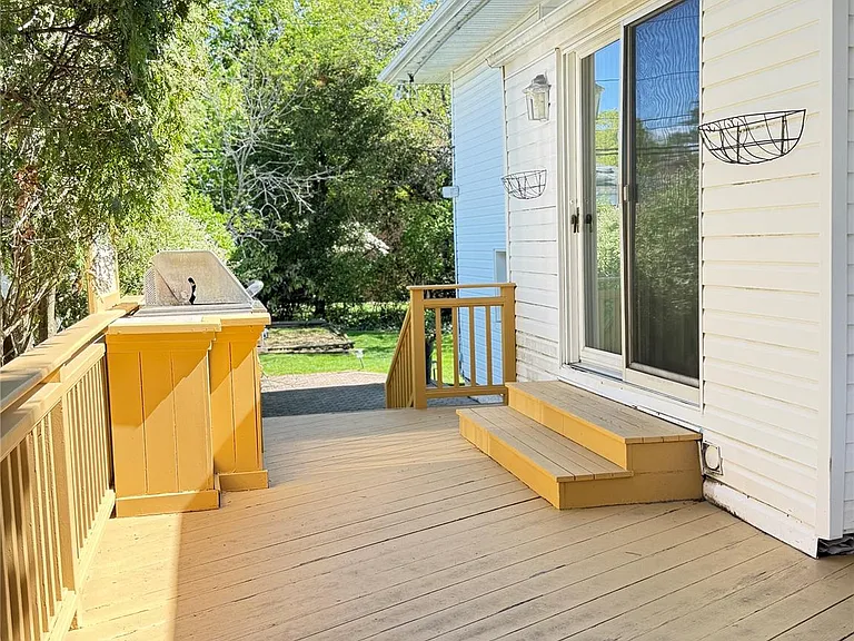 14 Millpond St — Photo 33