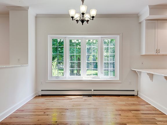 3rd image of 3 Clover Grass Ct