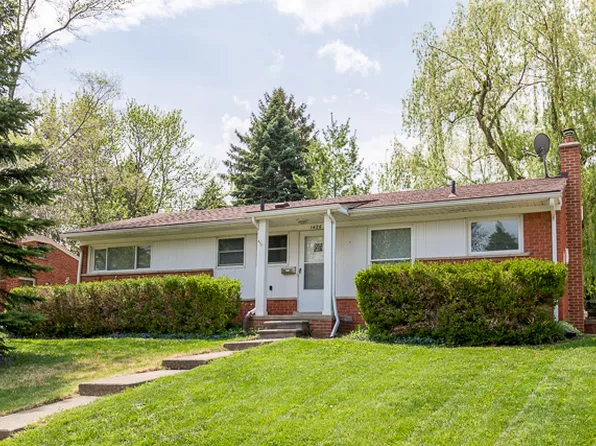 1426 Las Vegas Dr, Ann Arbor, MI 48103