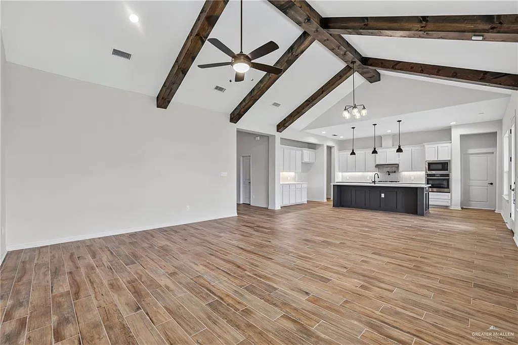 4 bed, 3.0 bath, 2706 sqft, $3,600 — Photo 4