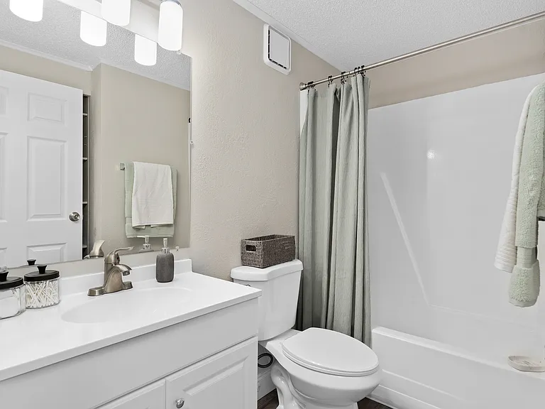 7308 W 34th St — Photo 2
