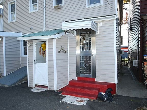 4th image of 112-17 Atlantic Ave