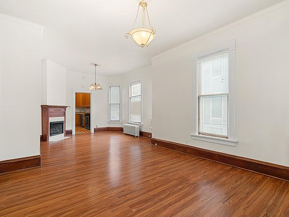 4th image of 110 S Kenilworth Ave #1