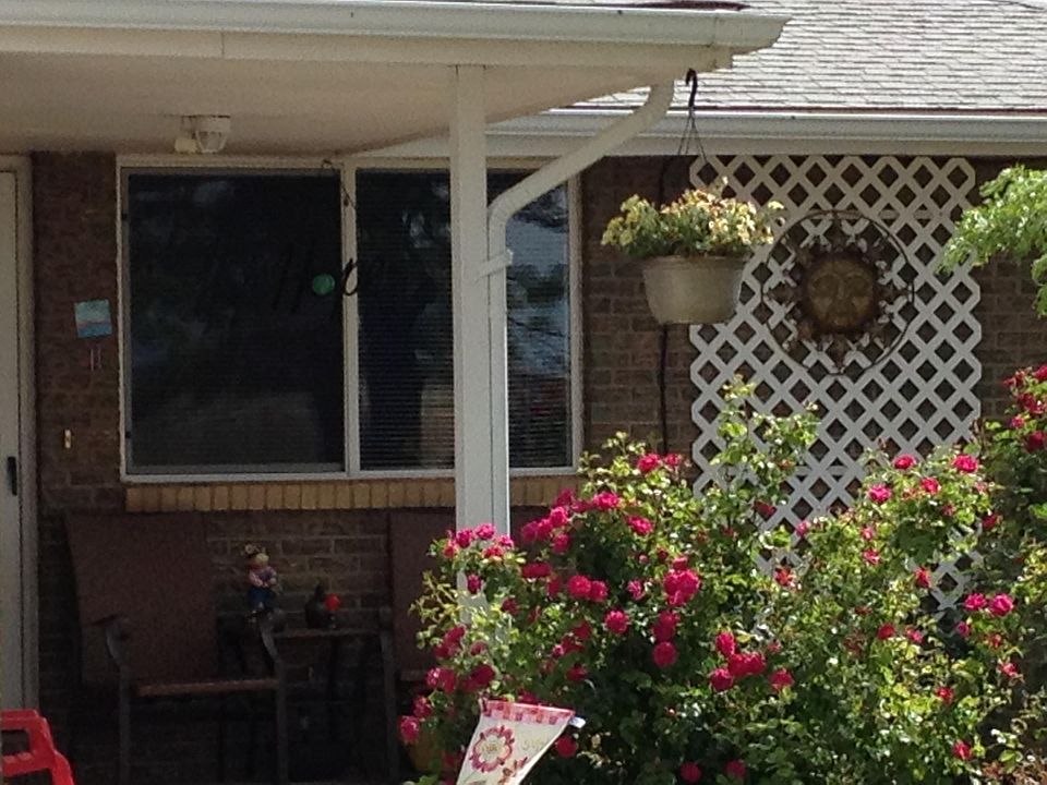 37042 Northwest Dr Front porch