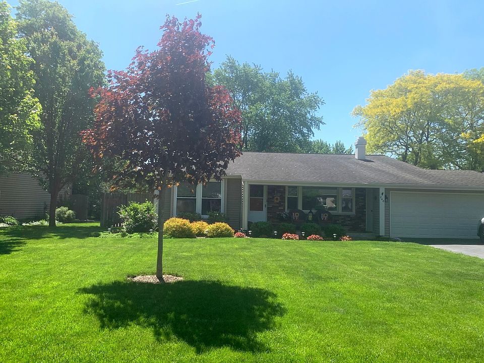 2nd image of 248 Bay Colony Dr