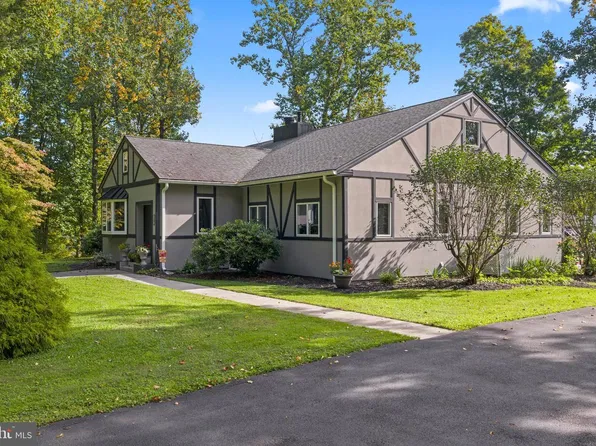 16 New Rd, Elverson, PA 19520