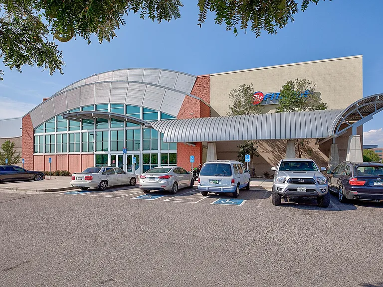 8300 Fairmount Dr — Photo 32
