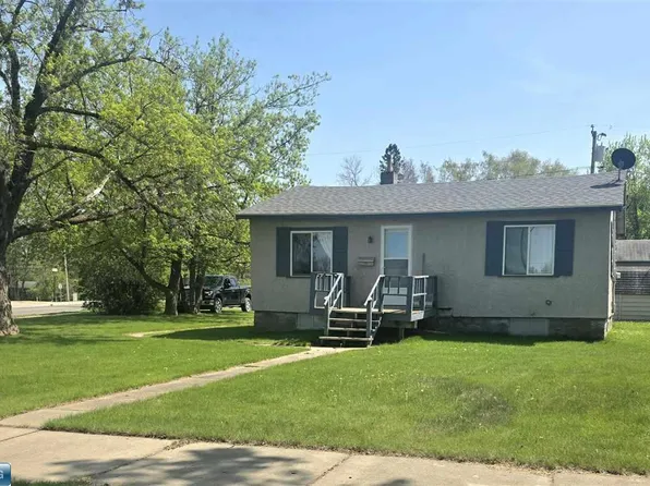 317 11th St NW, Chisholm, MN 55719